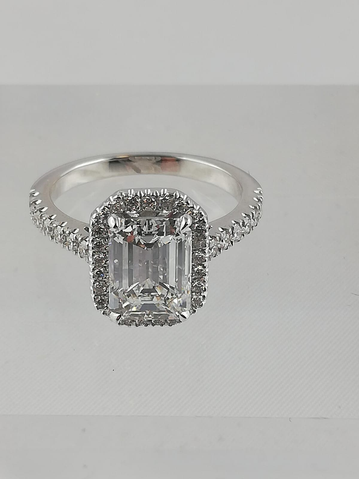 Expertise gemmologique diamant à Enghien-les-Bains (95880)