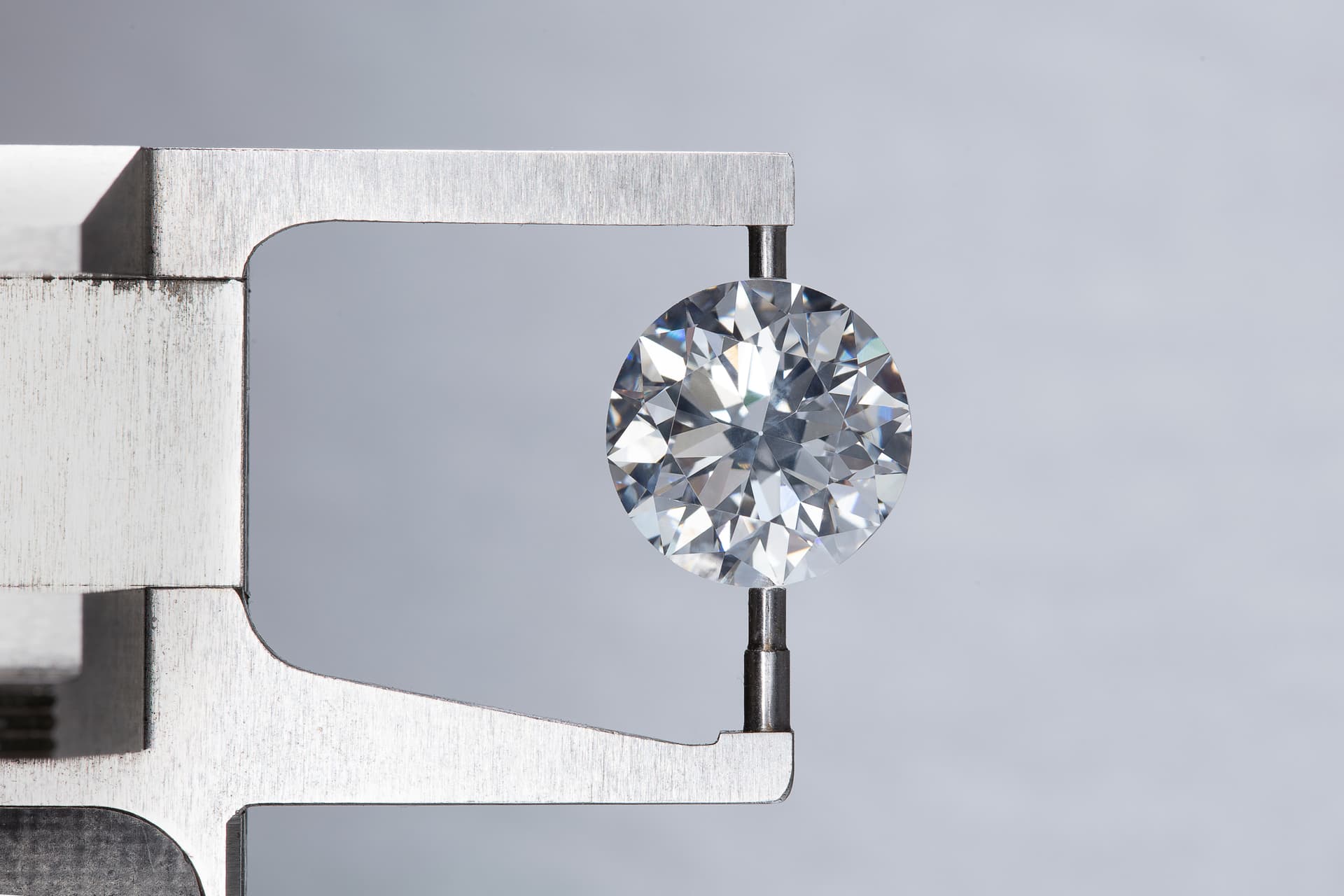 Expertise gemmologique diamant à Enghien-les-Bains (95880)